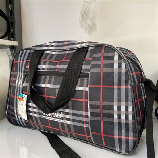 Siyah Kırmızı Beyaz Çİzgili Valiz