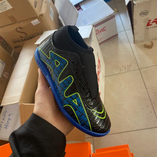 Siyah Mavi Yeşil Çoraplı Çocuk Halı Saha