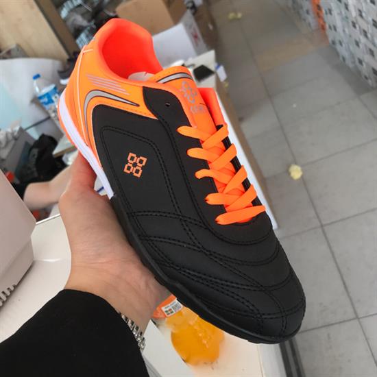 Siyah Turuncu Halısaha Kadın